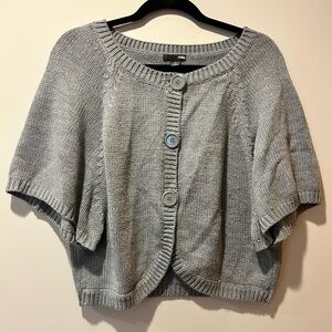 H&M Gray Cropped Short‎ Sleeve Sweater Shrug Buttons Women’s Large
